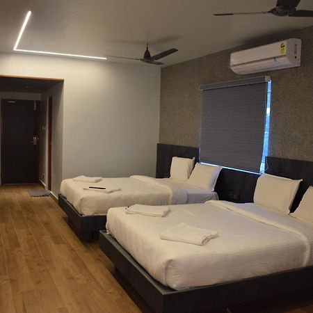 Hotel Christo's Velankanni Esterno foto